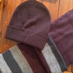 Express Men’s Maroon Hat and Scarf Set